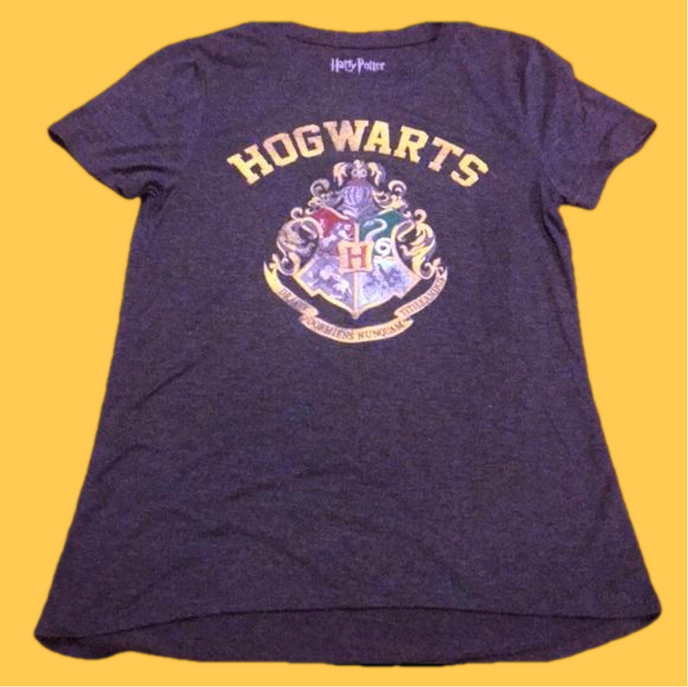 NWOT Hogwarts tshirt M